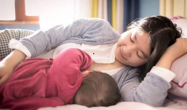 母乳 喂奶 在线观看,母乳喂养的温馨瞬间 第2张 母乳 喂奶 在线观看,母乳喂养的温馨瞬间 第2张